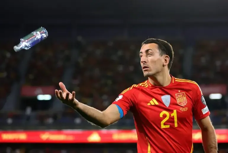英雄联盟赛事官网-TA独家：FIFA世界杯期间不许球迷带水瓶进场，引发巨大争议